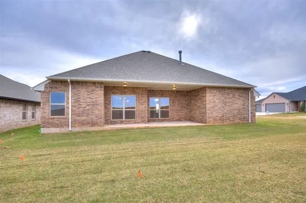 12033 NW 121st CIR, Yukon, OK 73099