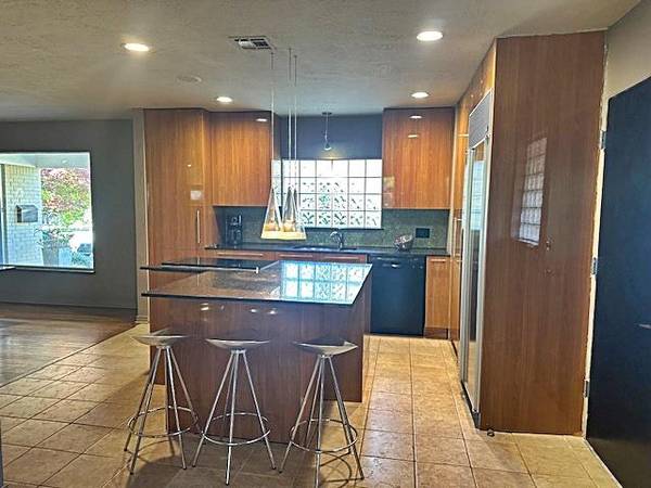 1710 Dorchester DR, Nichols Hills, OK 73120
