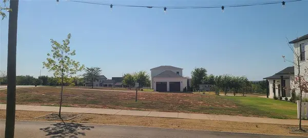 18464 Sweetwater VLG, Norman, OK 73072