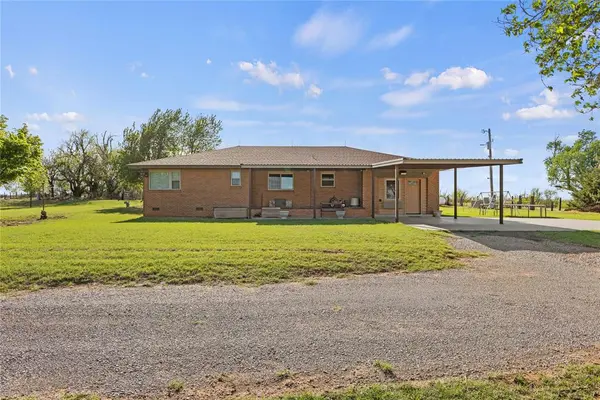 8020 County Road 1110, Lookeba, OK 73053