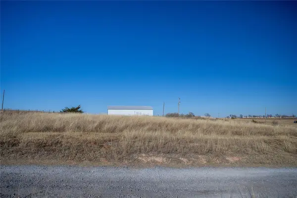 24081 E 957 RD, Weatherford, OK 73096