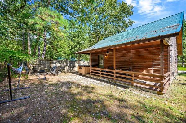 183 Pine Meadow LN, Broken Bow, OK 74728