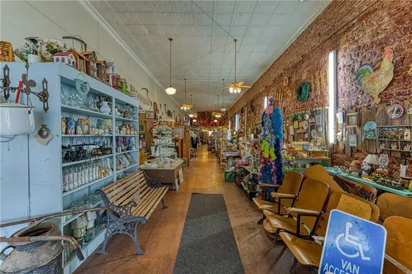 105 W Main ST, Sayre, OK 73662