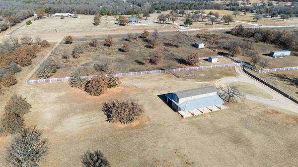 9438 Creek VW, Guthrie, OK 73044