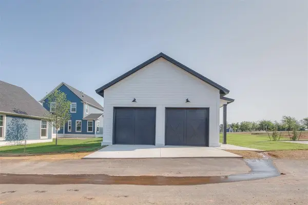 18450 Sweetwater LN, Norman, OK 73072