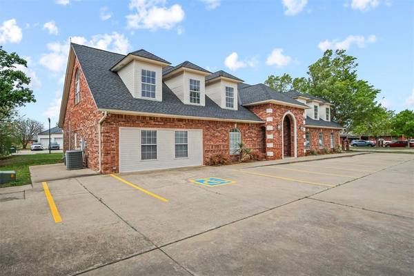2412 Palmer CIR, Norman, OK 73069