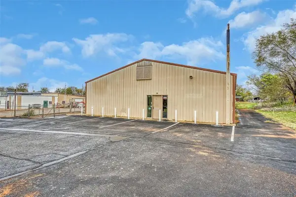 901 W Ring DR, Weatherford, OK 73096