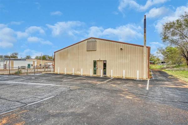 901 W Ring DR, Weatherford, OK 73096
