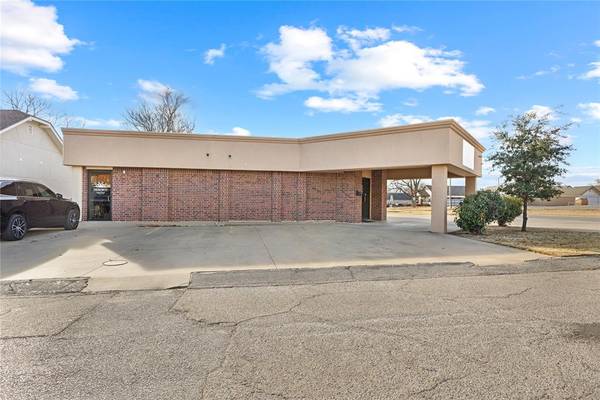 424 N State ST, Weatherford, OK 73096