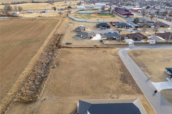 1006 Johnny Klaassen DR, Hydro, OK 73048