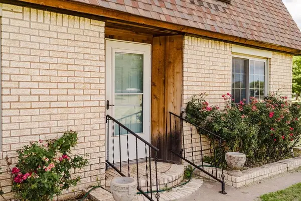 503 N Sheb Wooley AVE, Erick, OK 73645