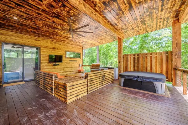 83 Hickory Creek TRL, Broken Bow, OK 74728