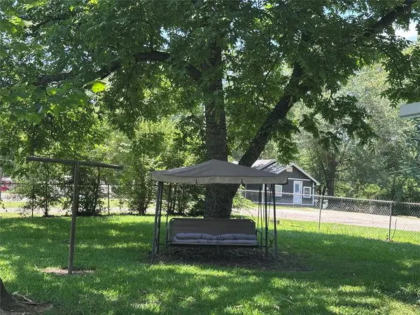 811 N Broadway ST, Broken Bow, OK 74728