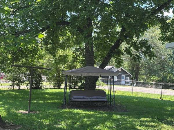 811 N Broadway ST, Broken Bow, OK 74728