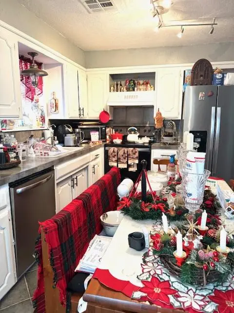 723 E 9th ST, Cordell, OK 73632