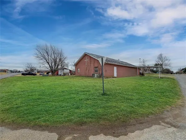 104 S Wesley ST, Taloga, OK 73667