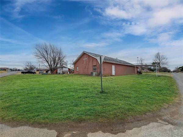 104 S Wesley ST, Taloga, OK 73667