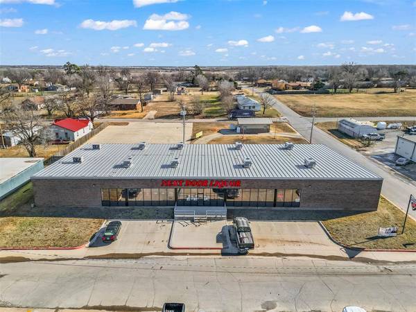 1523 Stewart DR, Chickasha, OK 73018