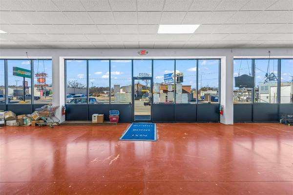 1523 Stewart DR, Chickasha, OK 73018