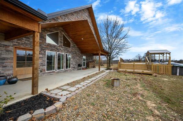 2539 Rhoden RD, Broken Bow, OK 74728