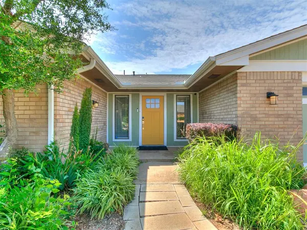 6112 Shaftsbury RD, Oklahoma City, OK 73132