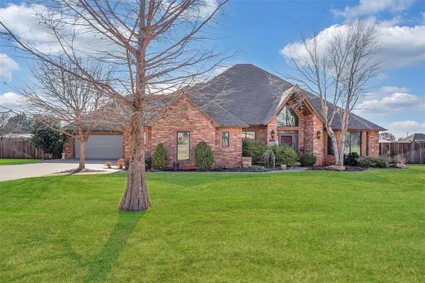 316 W Lakeview DR, Elk City, OK 73644