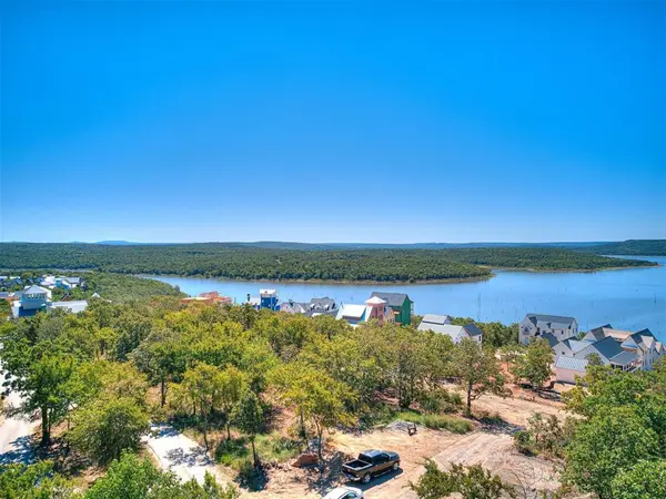 131 Lower Greenway, Carlton Landing, OK 74432