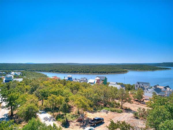 131 Lower Greenway, Carlton Landing, OK 74432