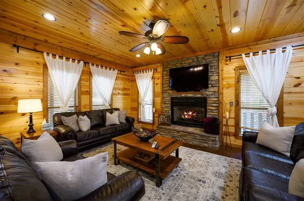 14 Lonely Oaks TRL, Broken Bow, OK 74728