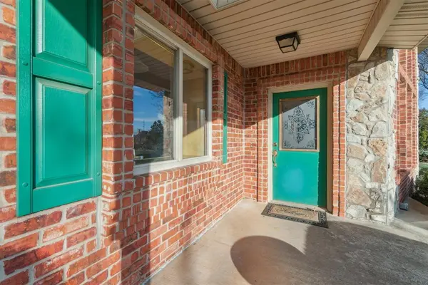 2909 N Santa Fe AVE, Edmond, OK 73003