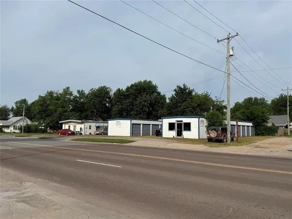 107 S 3rd, Minco, OK 73059