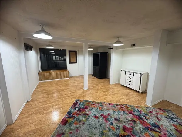 112 N Market CTR, Cordell, OK 73632