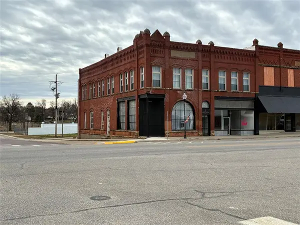 203 W Bdwy ST, Okemah, OK 74859