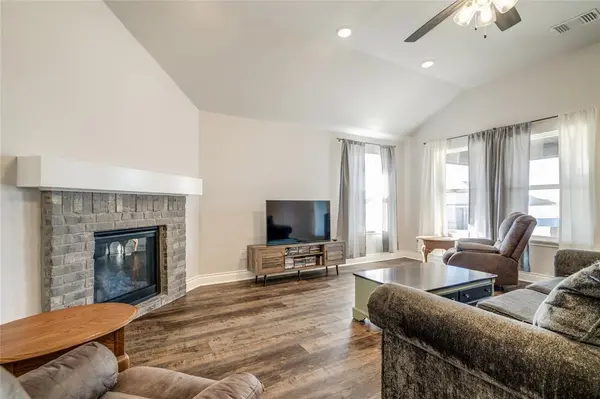 299 Megan CT, Blanchard, OK 73010