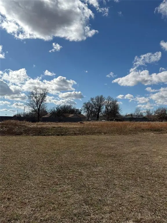 N Garnett DR, Oklahoma City, OK 73114