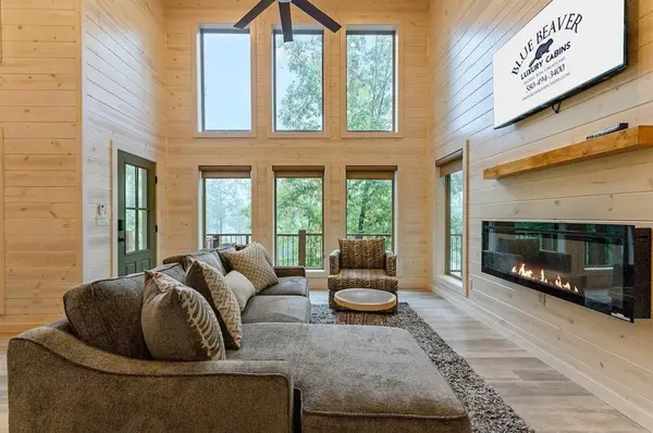 317 Red Berry TRL, Broken Bow, OK 74728