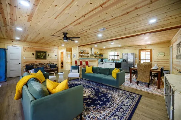 180 Johnboat LN, Broken Bow, OK 74728