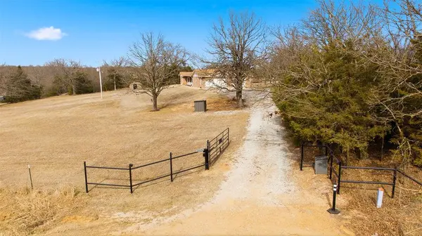 35619 EW 1400 RD, Konawa, OK 74849