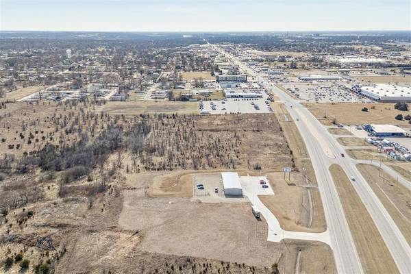 14th St & E Hubbard Rd, Ponca City, OK 74604