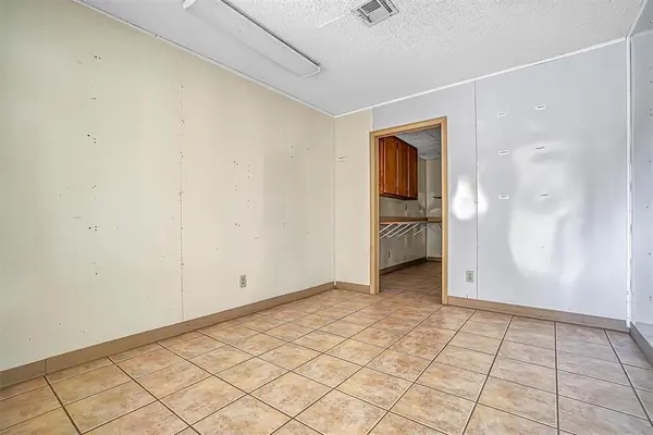 901 W Ring DR, Weatherford, OK 73096
