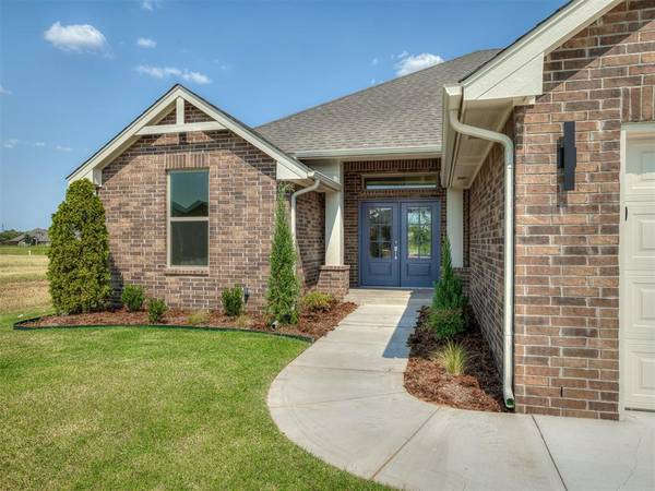 5008 Vine Cliff RD, Mustang, OK 73064