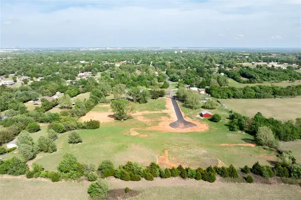 E Lily LN, Mustang, OK 73064