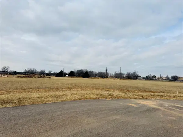 2434 Christian CIR, Chickasha, OK 73018