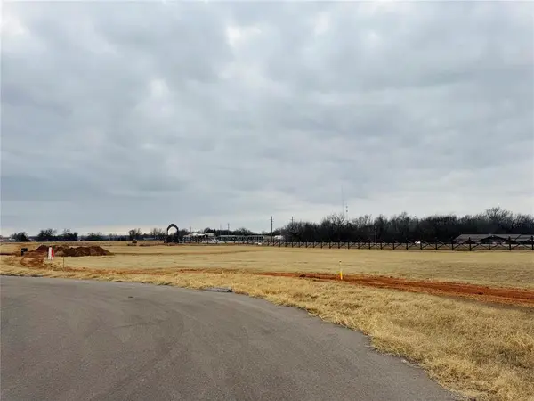 2439 Christian CIR, Chickasha, OK 73018