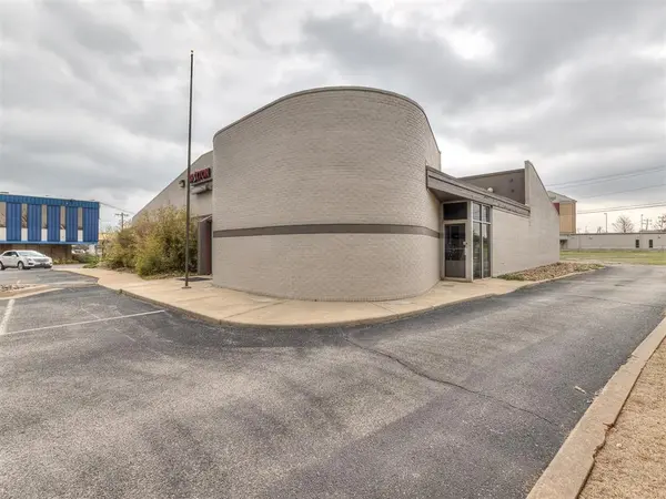 7304 N Comanche AVE, Warr Acres, OK 73132