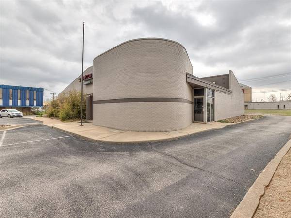 7304 N Comanche AVE, Warr Acres, OK 73132