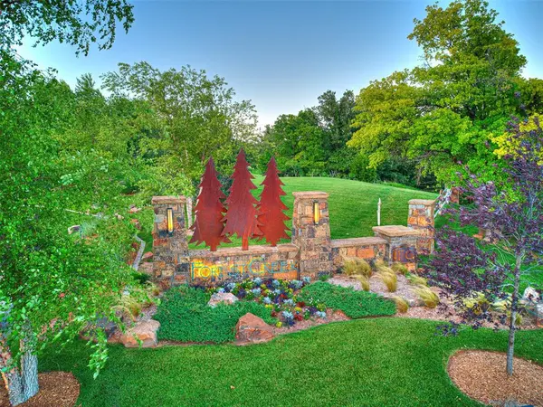 5917 Harper Creek TRL, Edmond, OK 73034