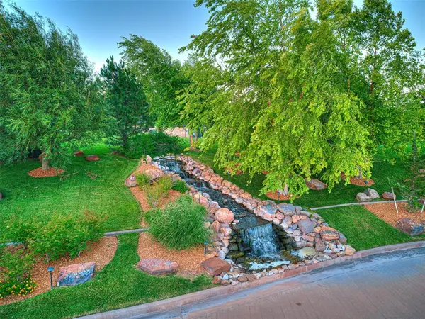5917 Harper Creek TRL, Edmond, OK 73034
