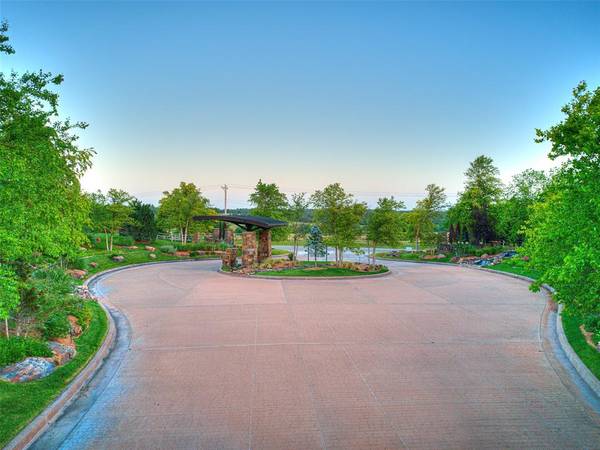 6648 James Creek TRL, Edmond, OK 73034