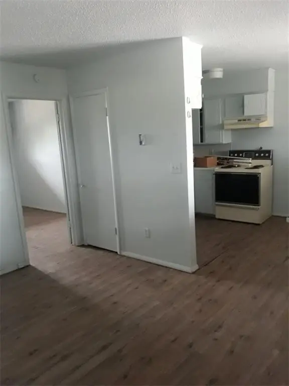 107 S Cornwell DR #1000, Yukon, OK 73099